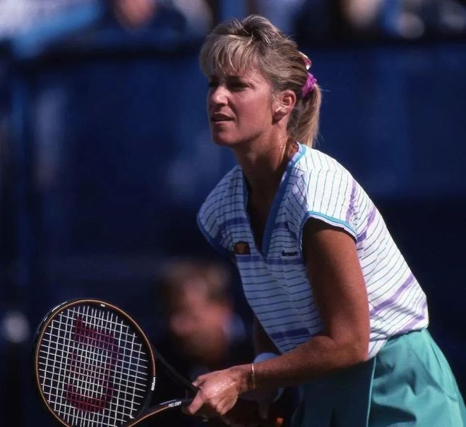 两名球迷从长春骑行到大连为亚泰加油助威.